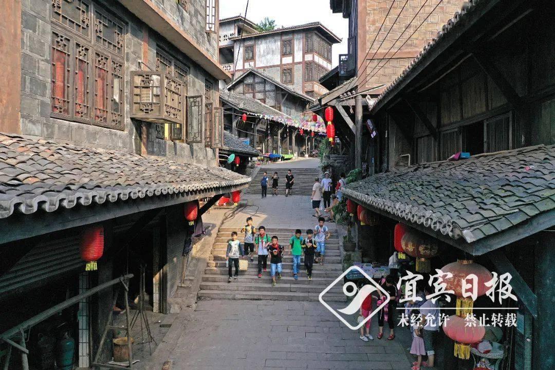 你也敢喷杜兰特？场均8分，搭档东欧三分仅36.4%，他沾了绿军的光